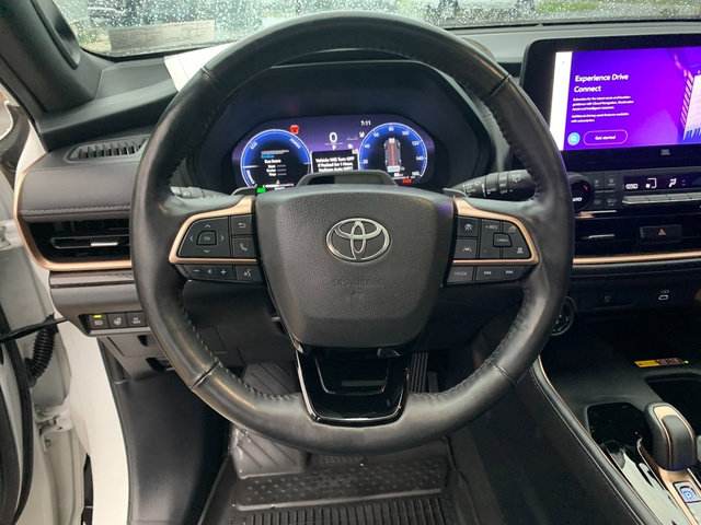 Used 2024 Toyota Grand Highlander AWD Hybrid image 25