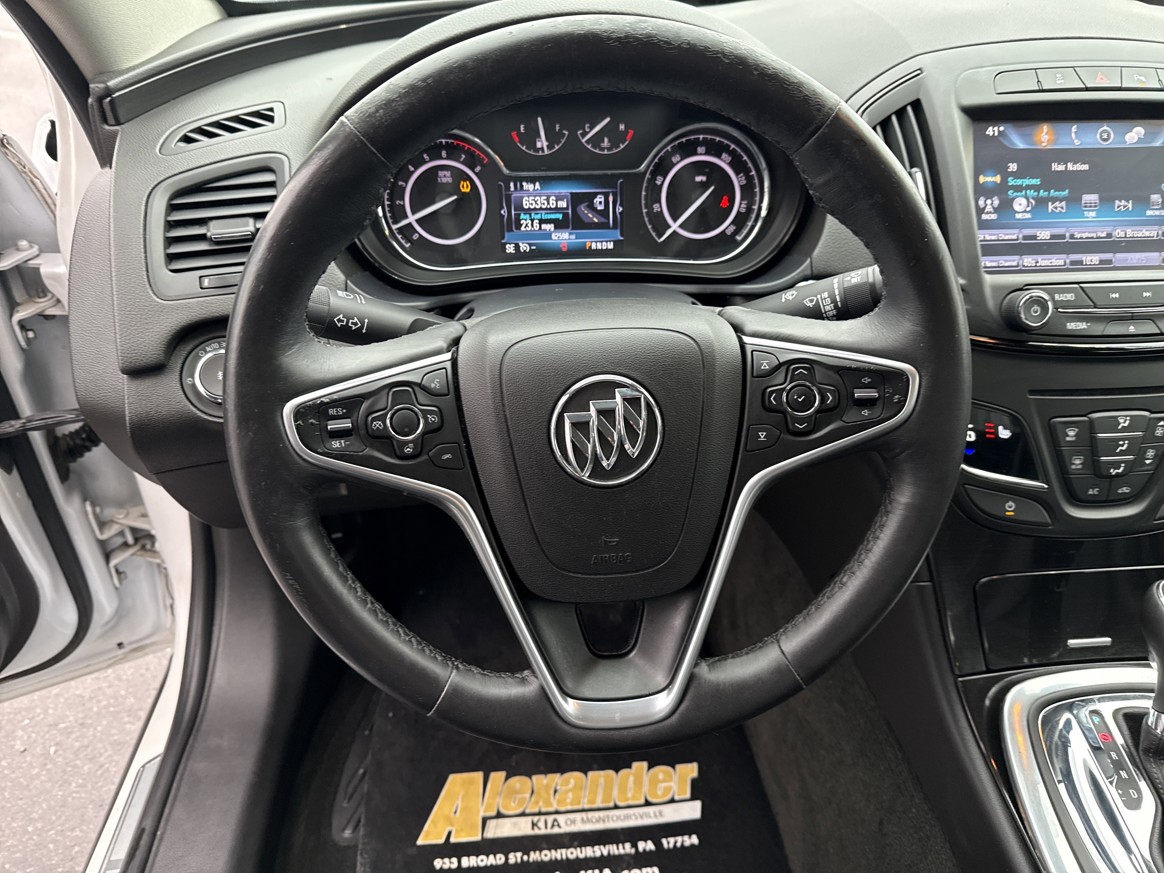 Used 2017 Buick Regal Premium image 17