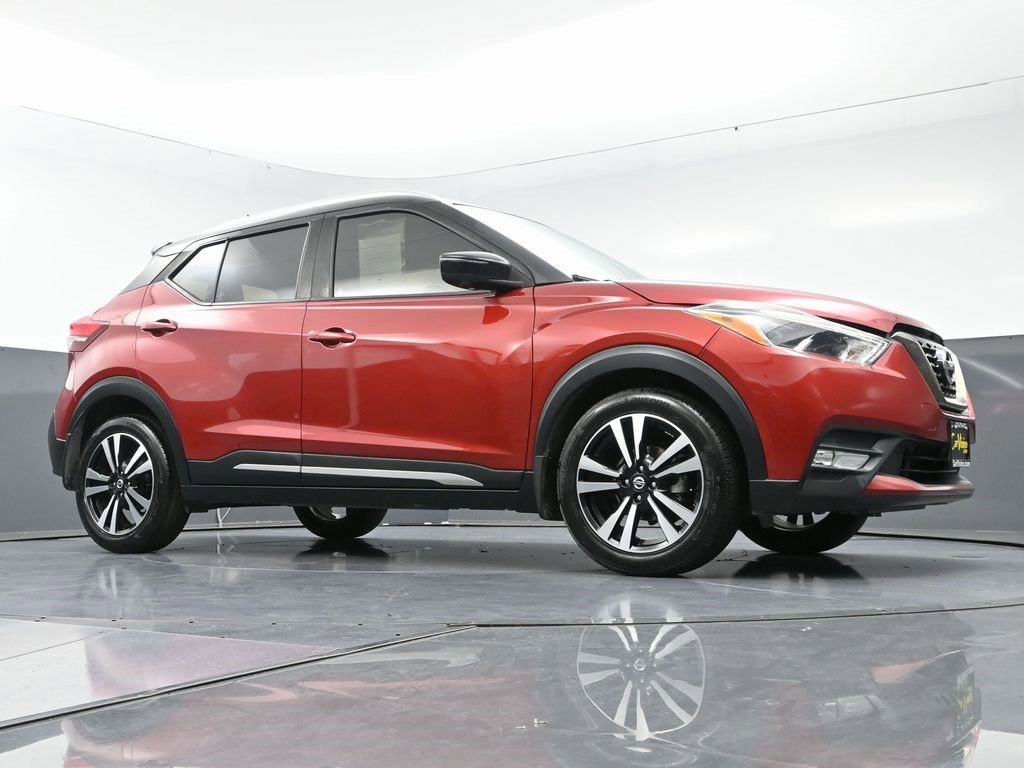 Used 2019 Nissan Kicks SR image 45