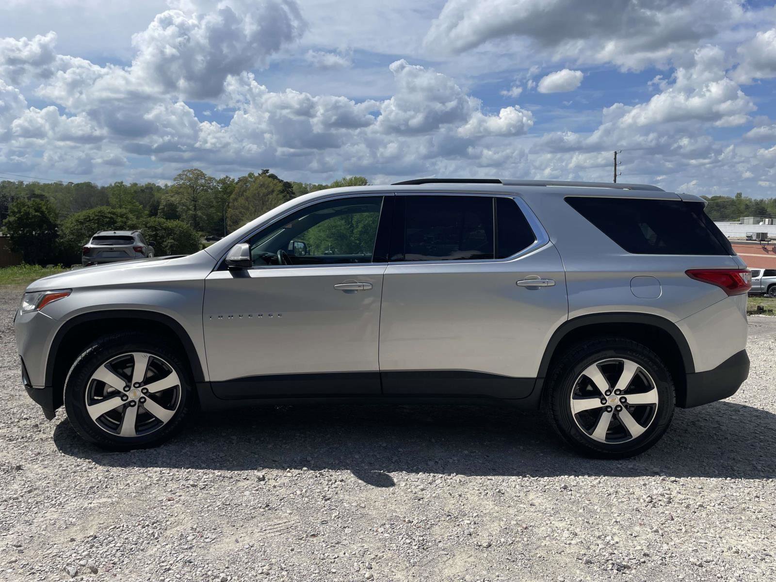 Used 2018 Chevrolet Traverse LT image 25