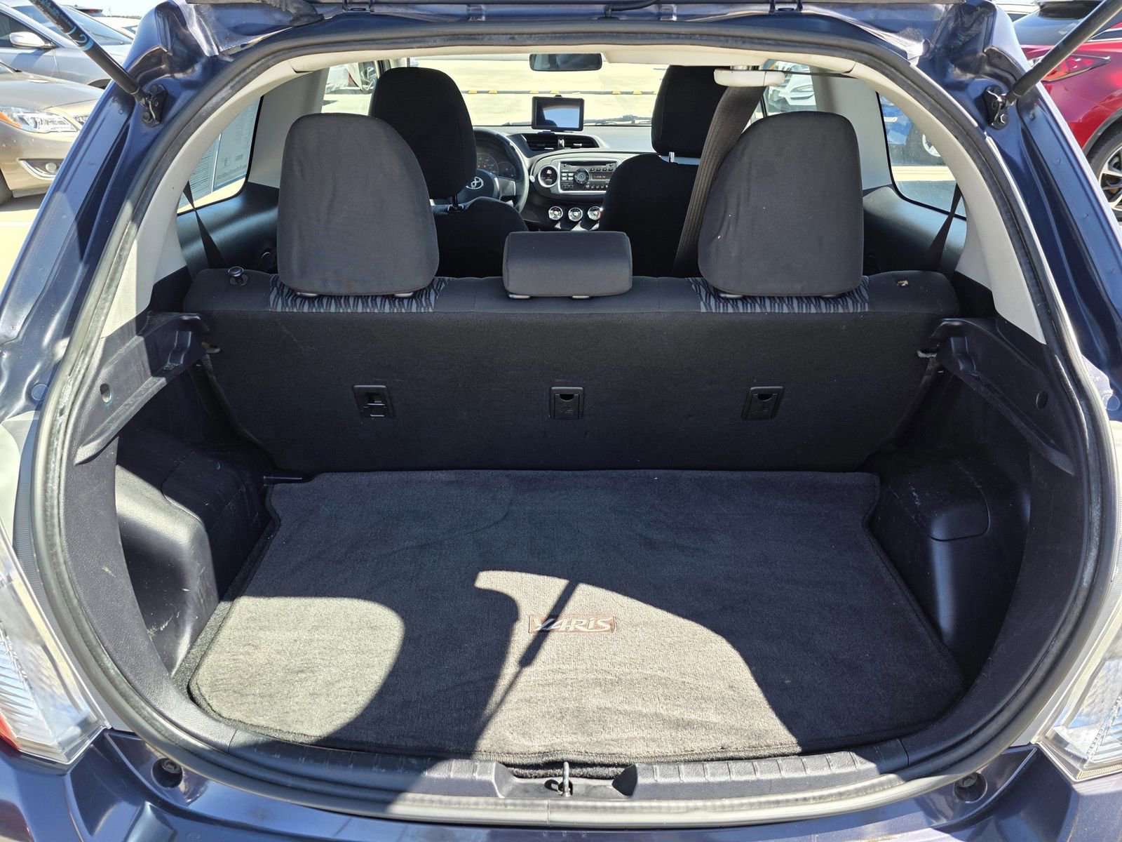 Used 2014 Toyota Yaris L image 20