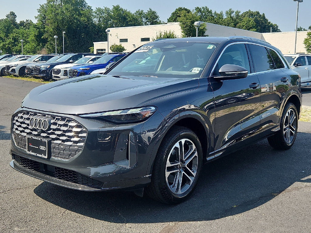 Used 2025 Audi Q5 Premium w/ Convenience Package AWD/4WD image 9