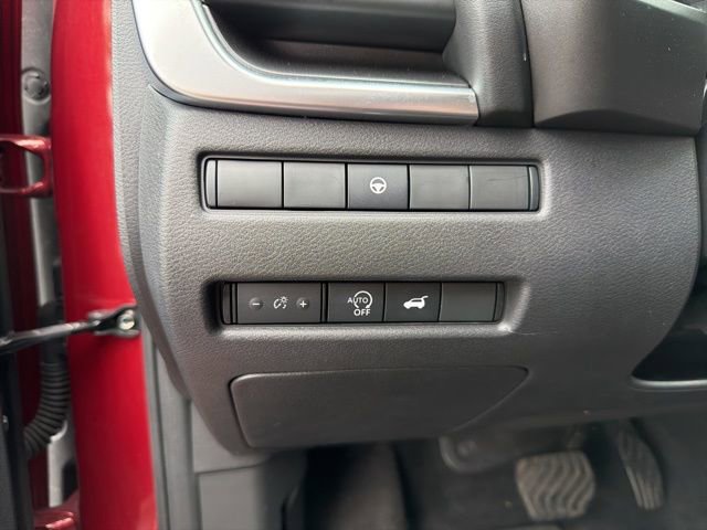 Used 2024 Nissan Rogue SV FWD image 13