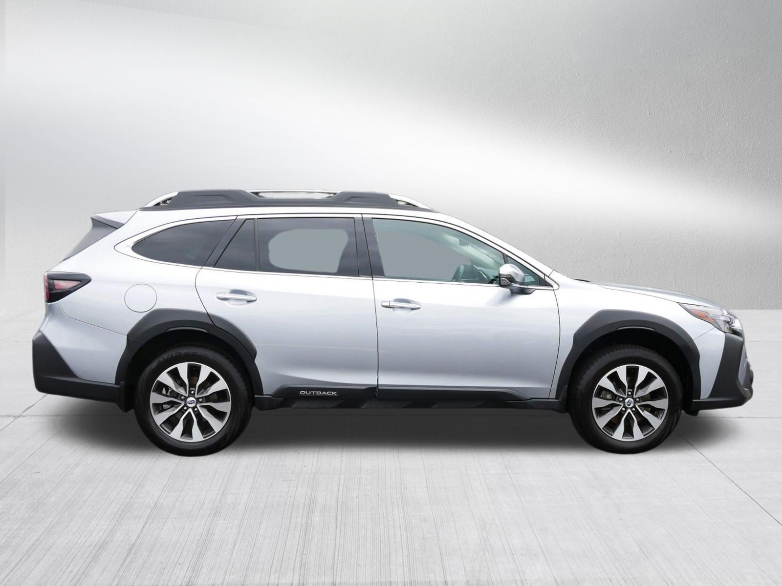 Certified 2025 Subaru Outback Touring AWD/4WD image 8