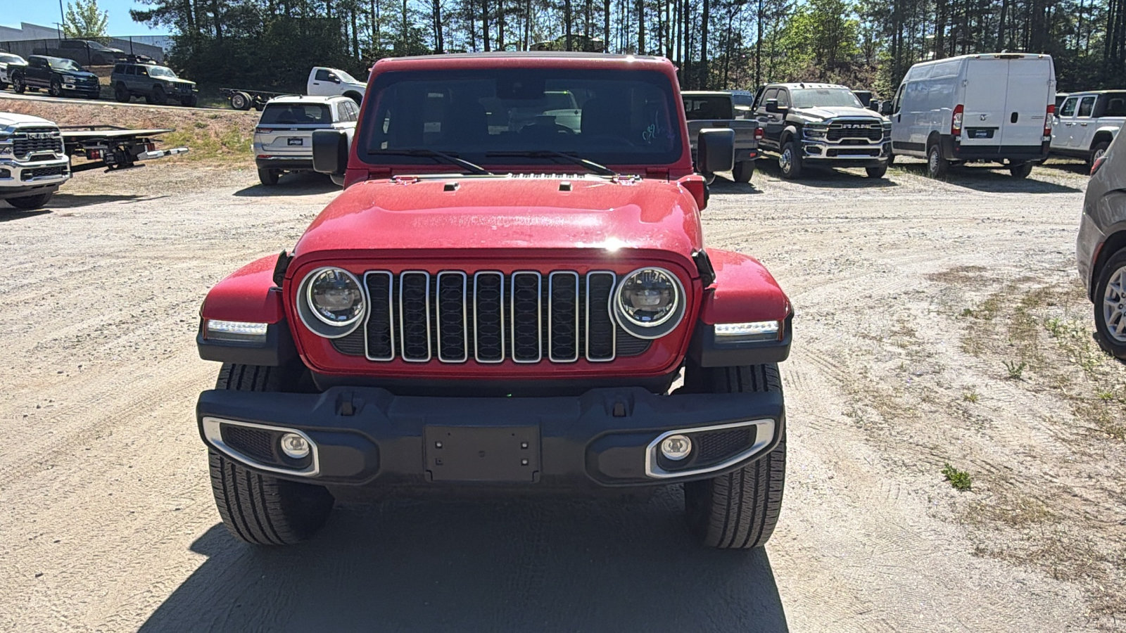 Used 2025 Jeep Wrangler Unlimited Sahara w/ Safety Group AWD/4WD image 3
