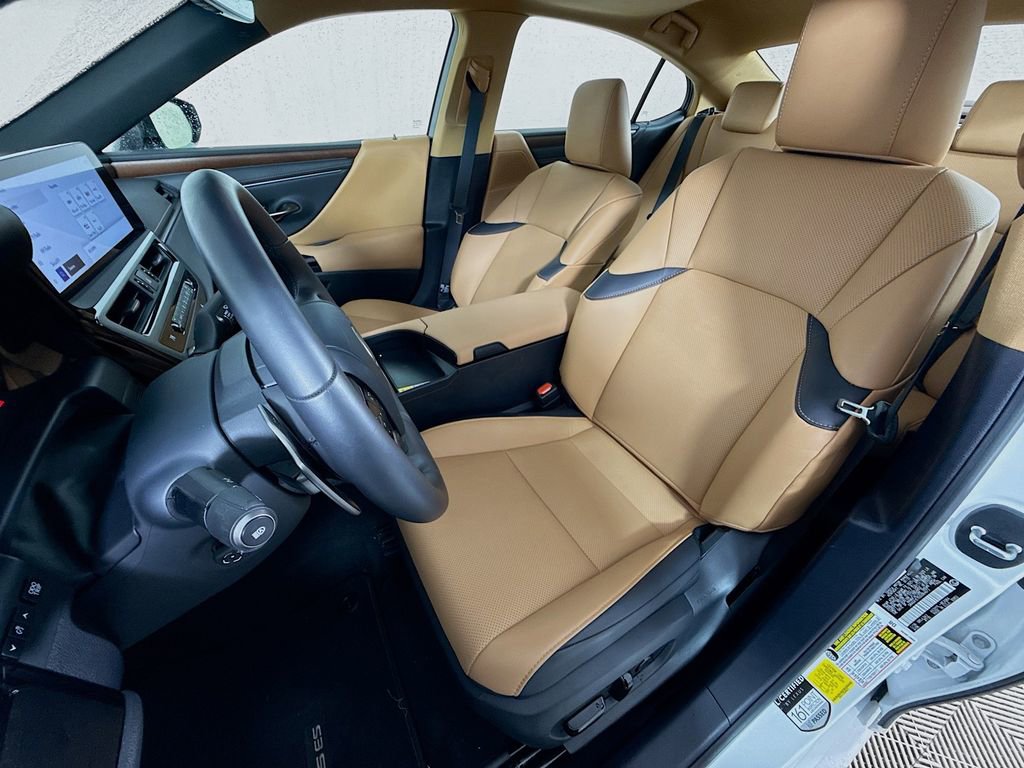 Certified 2025 Lexus ES 300h w/ Premium Package image 21