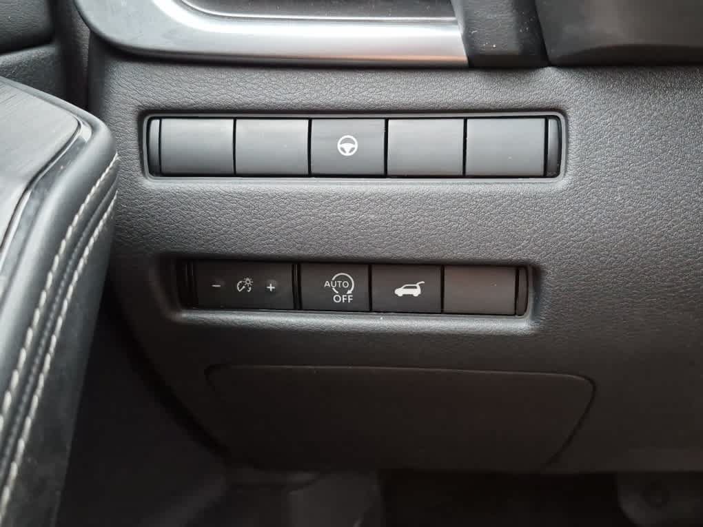 Used 2023 Nissan Rogue SV w/ SV Premium B Package AWD/4WD image 19