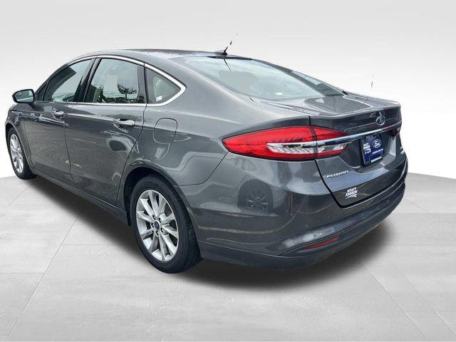 Used 2017 Ford Fusion SE w/ Fusion SE Technology Package FWD image 7