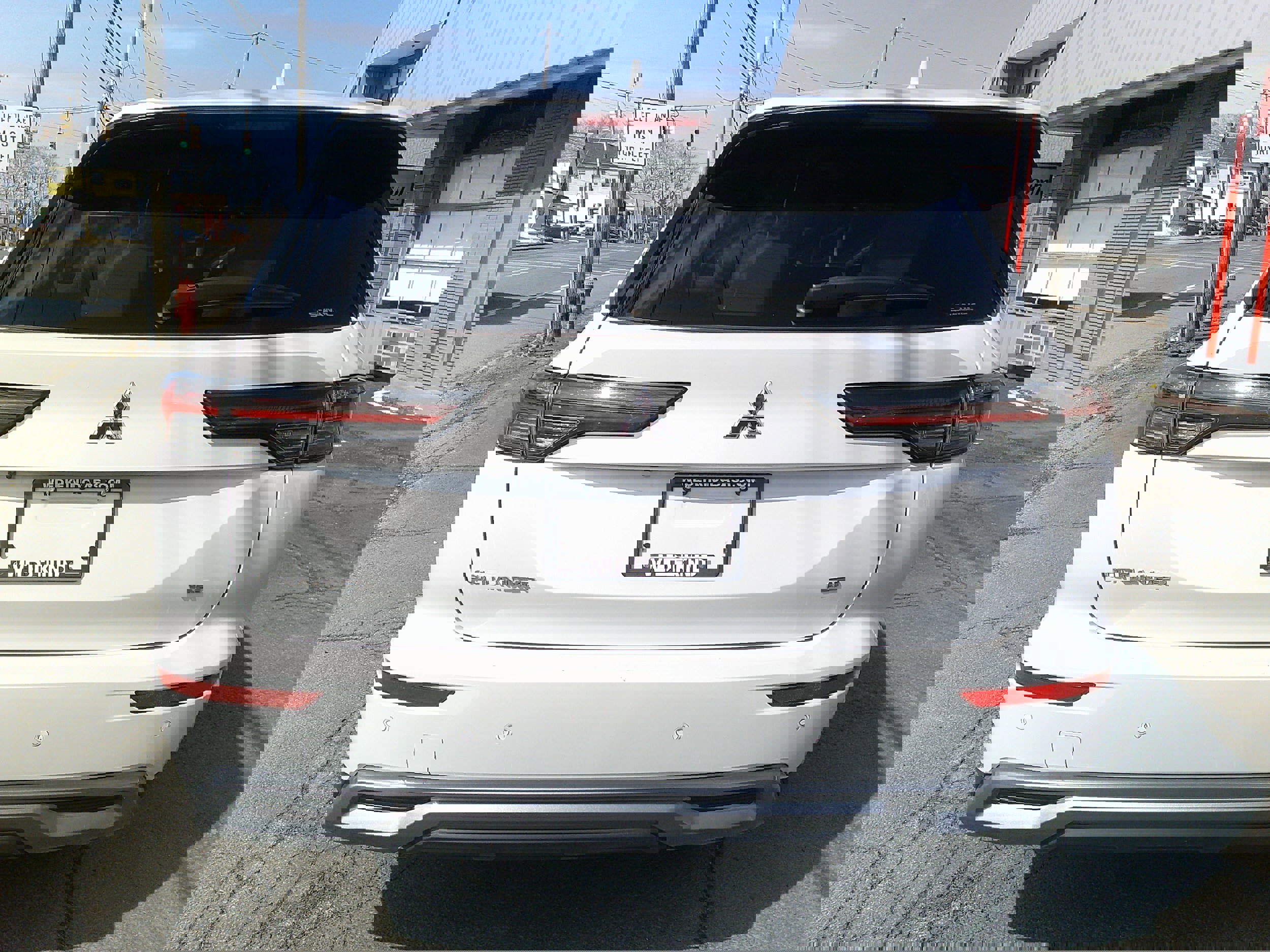 Used 2025 Mitsubishi Outlander SE image 4