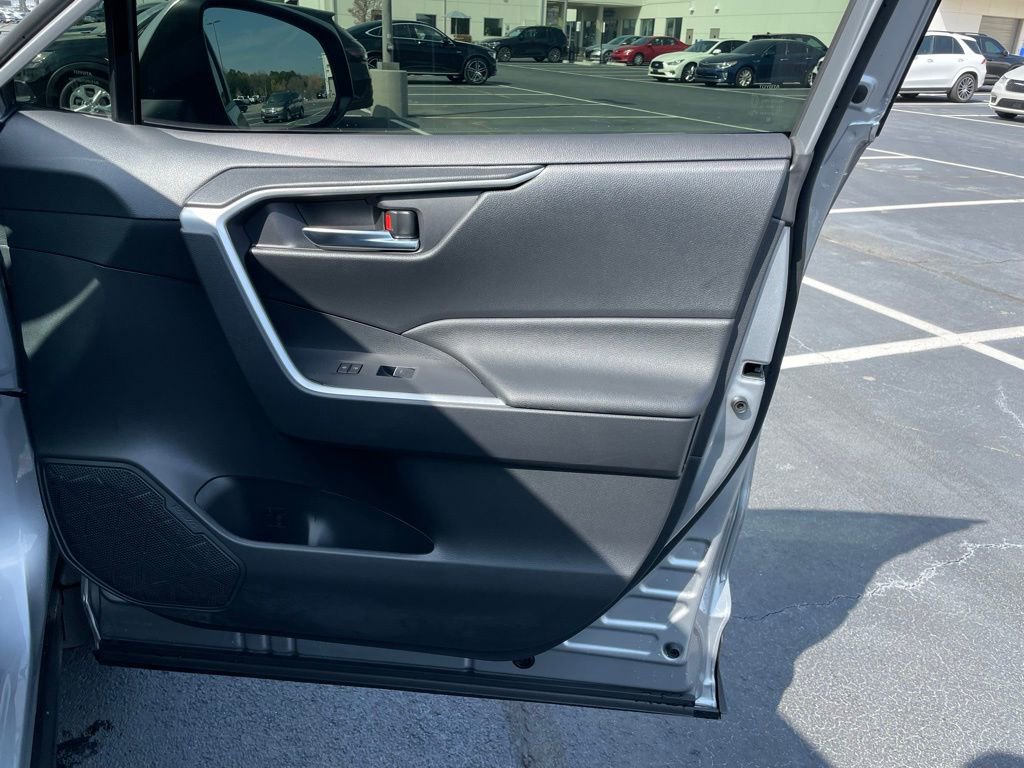 Used 2025 Toyota RAV4 XLE image 29