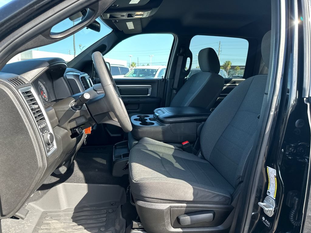 Used 2024 RAM 1500 Warlock AWD/4WD image 11