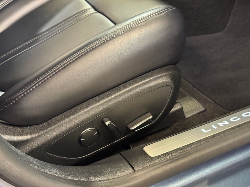 Used 2019 Lincoln MKZ Premiere image 27