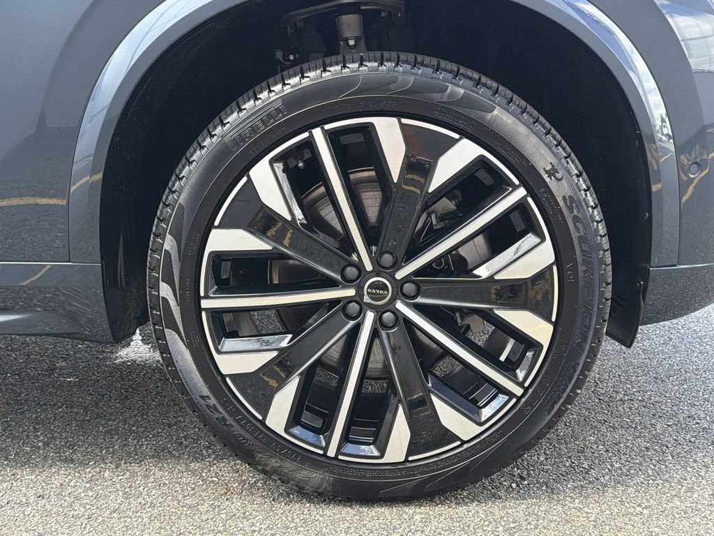 New 2026 Volvo XC90 B6 Ultra w/ Protection Package Premier AWD/4WD image 13