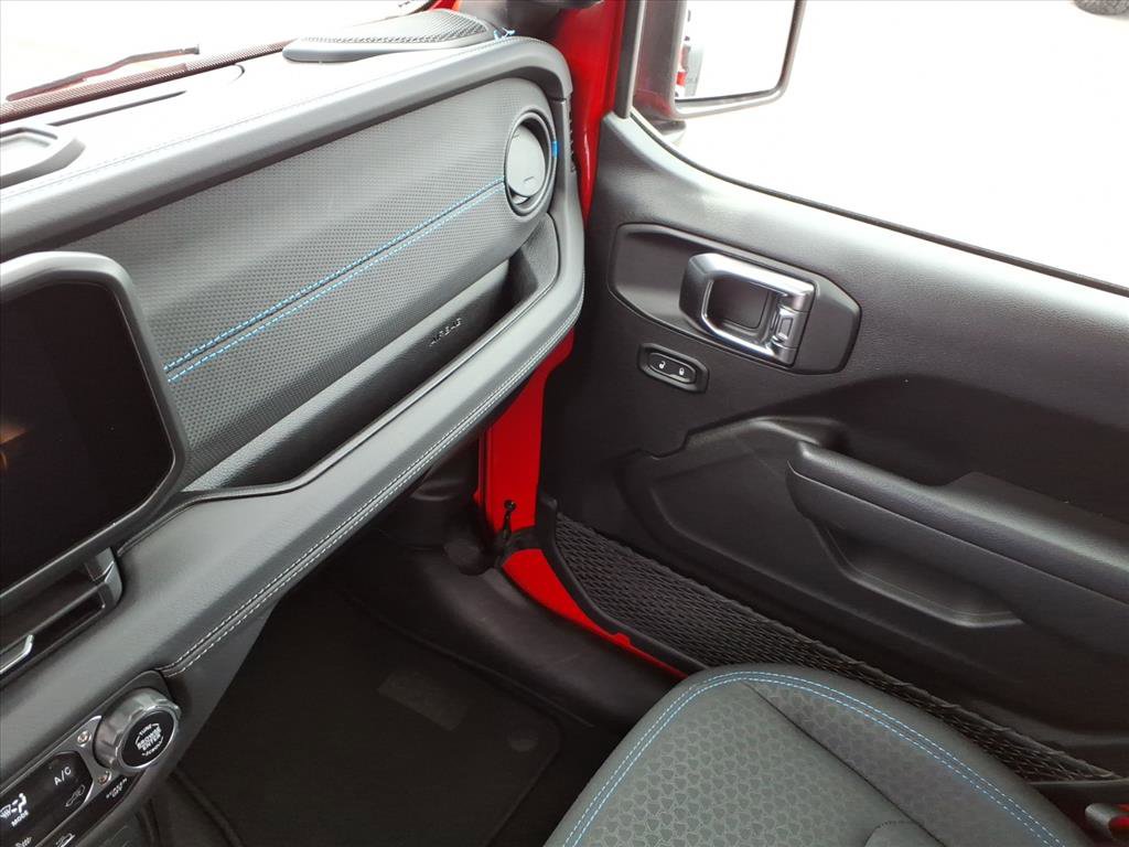 Used 2025 Jeep Wrangler Unlimited Rubicon 4xe w/ Safety Group image 31