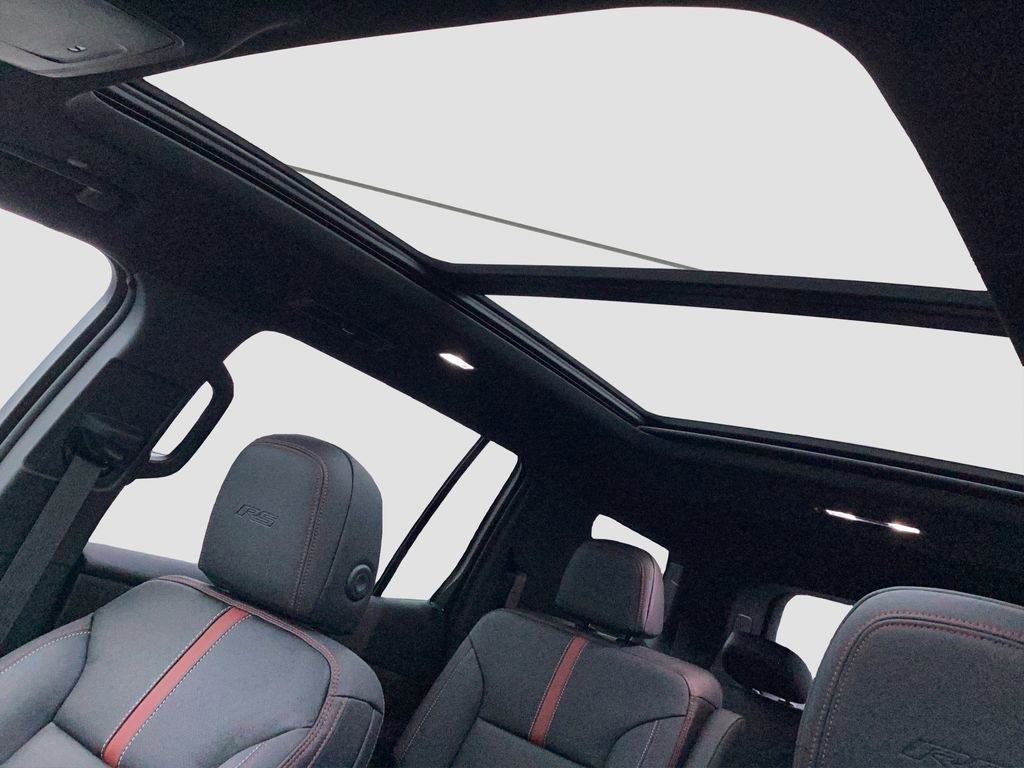 New 2026 Chevrolet Traverse RS w/ LPO, Floor Liner Package image 23