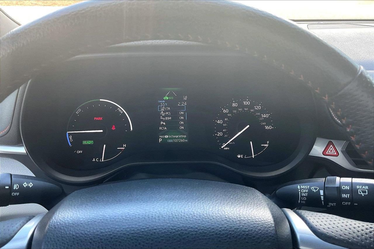 Used 2023 Toyota Sienna XSE image 11