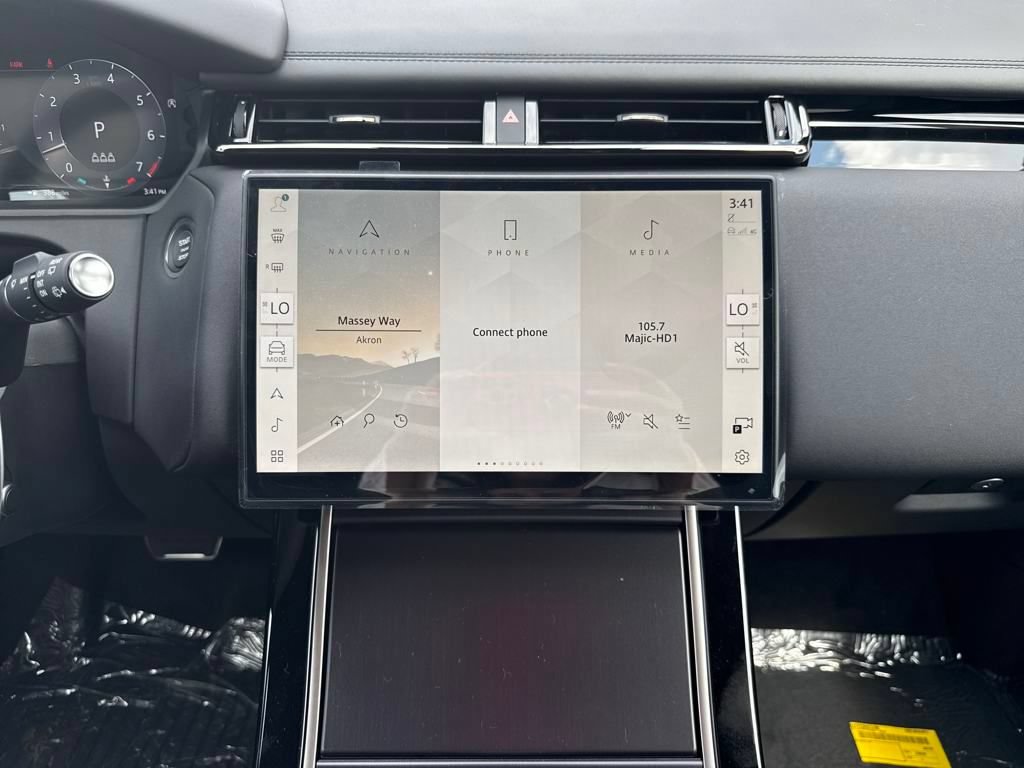 New 2026 Land Rover Range Rover Velar Dynamic SE AWD/4WD image 23