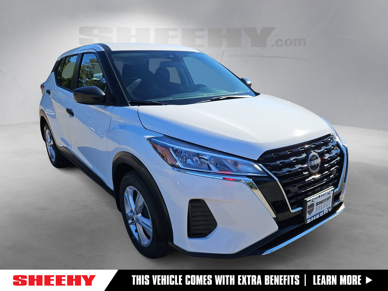 Certified 2025 Nissan Kicks Play S FWD image 1
