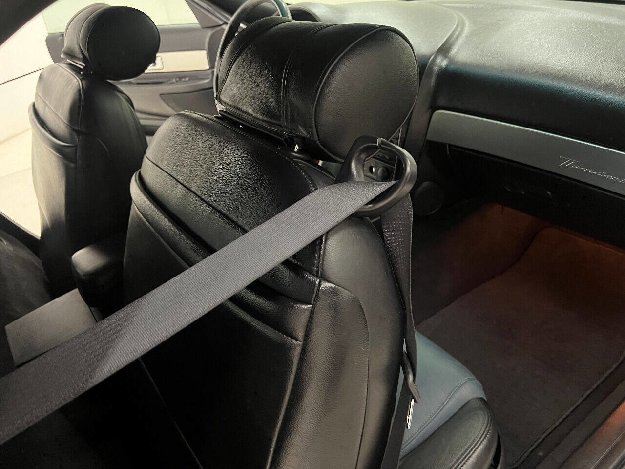 Used 2005 Ford Thunderbird Deluxe image 86