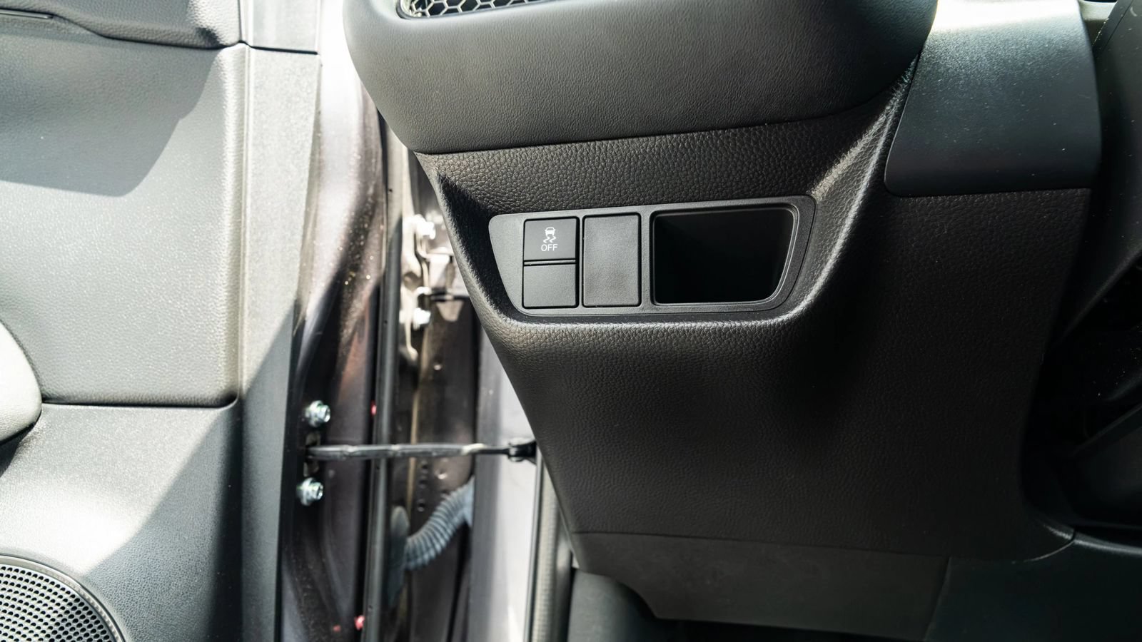 Used 2025 Honda HR-V LX image 42