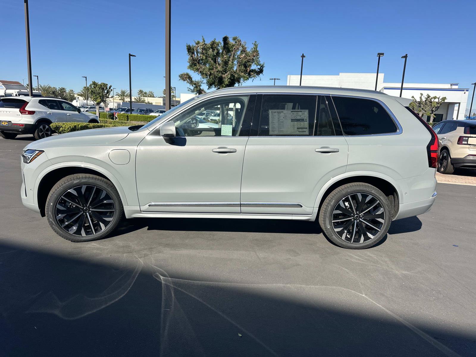 New 2026 Volvo XC90 T8 Ultra w/ Protection Package Premier AWD/4WD image 4