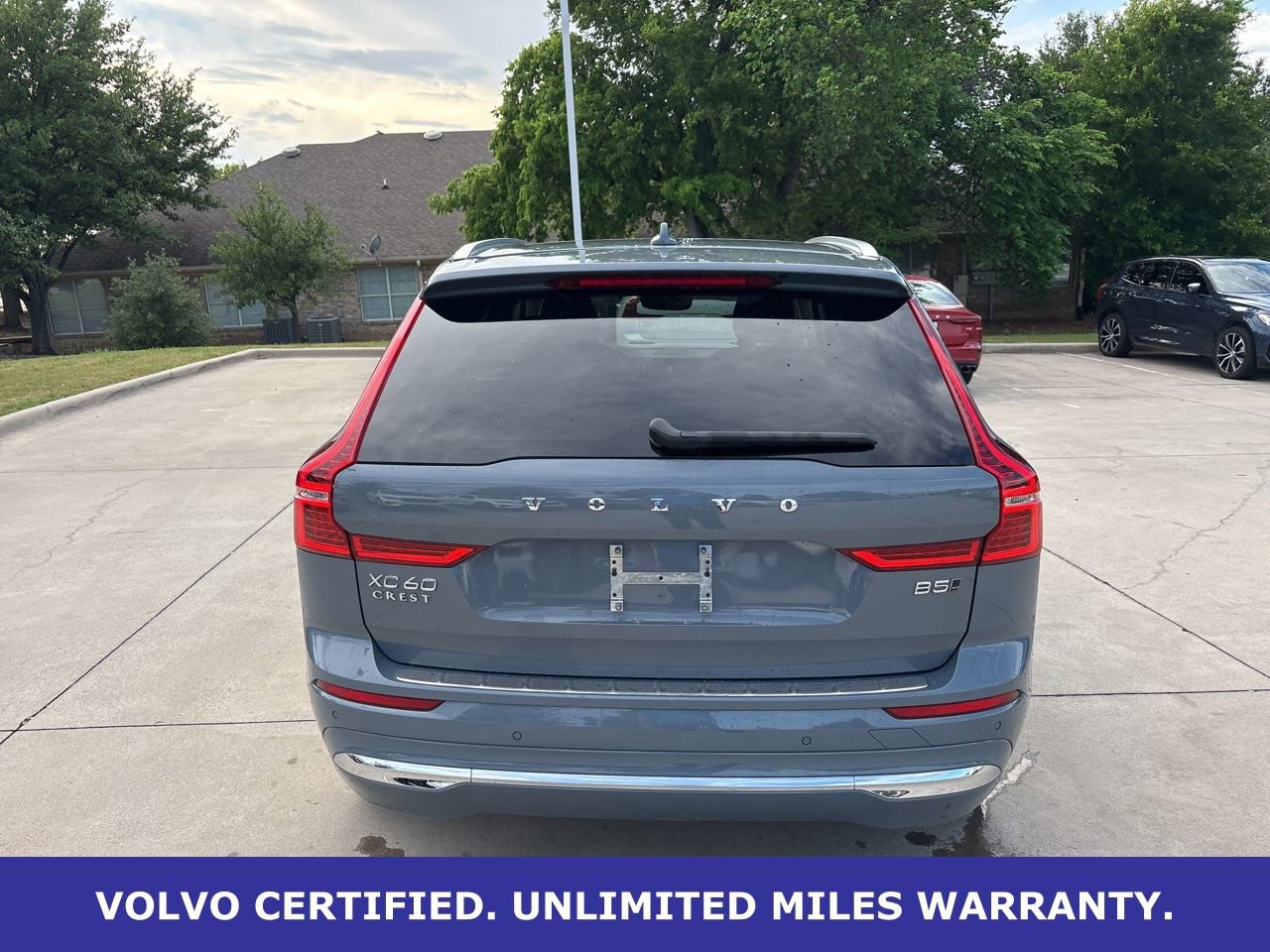 Certified 2023 Volvo XC60 B5 Plus w/ Climate Package image 6