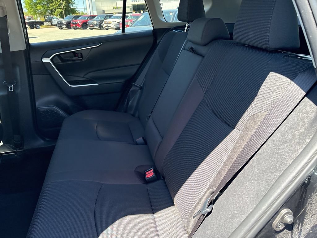 Used 2025 Toyota RAV4 LE AWD/4WD image 23