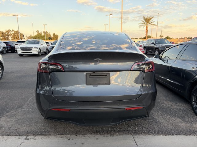 Used 2022 Tesla Model Y Long Range AWD/4WD image 5