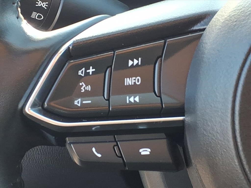 Used 2018 MAZDA MAZDA3 Touring image 11