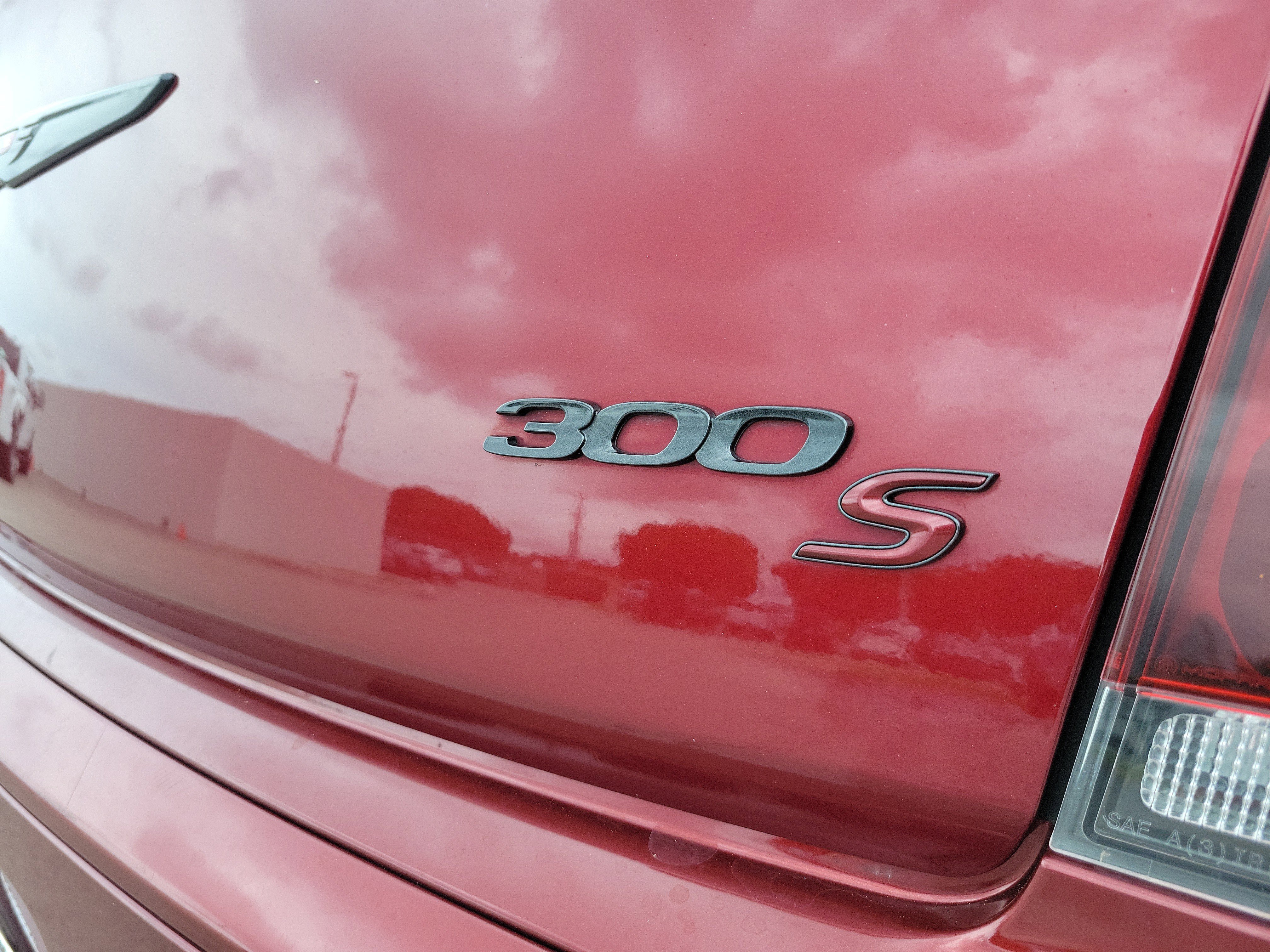 Used 2021 Chrysler 300 S w/ Comfort Group RWD image 9