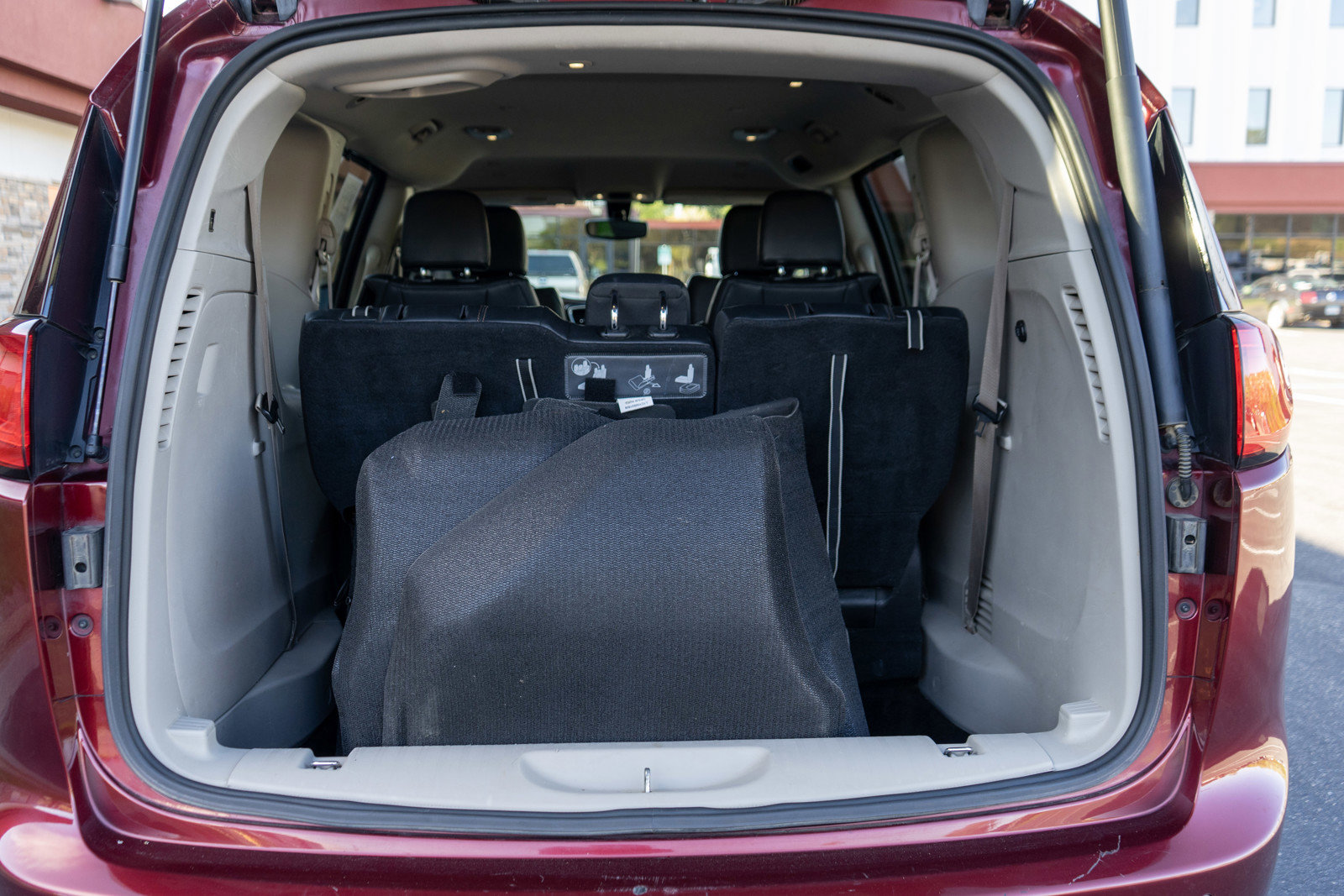 Used 2018 Chrysler Pacifica Touring-L FWD image 9