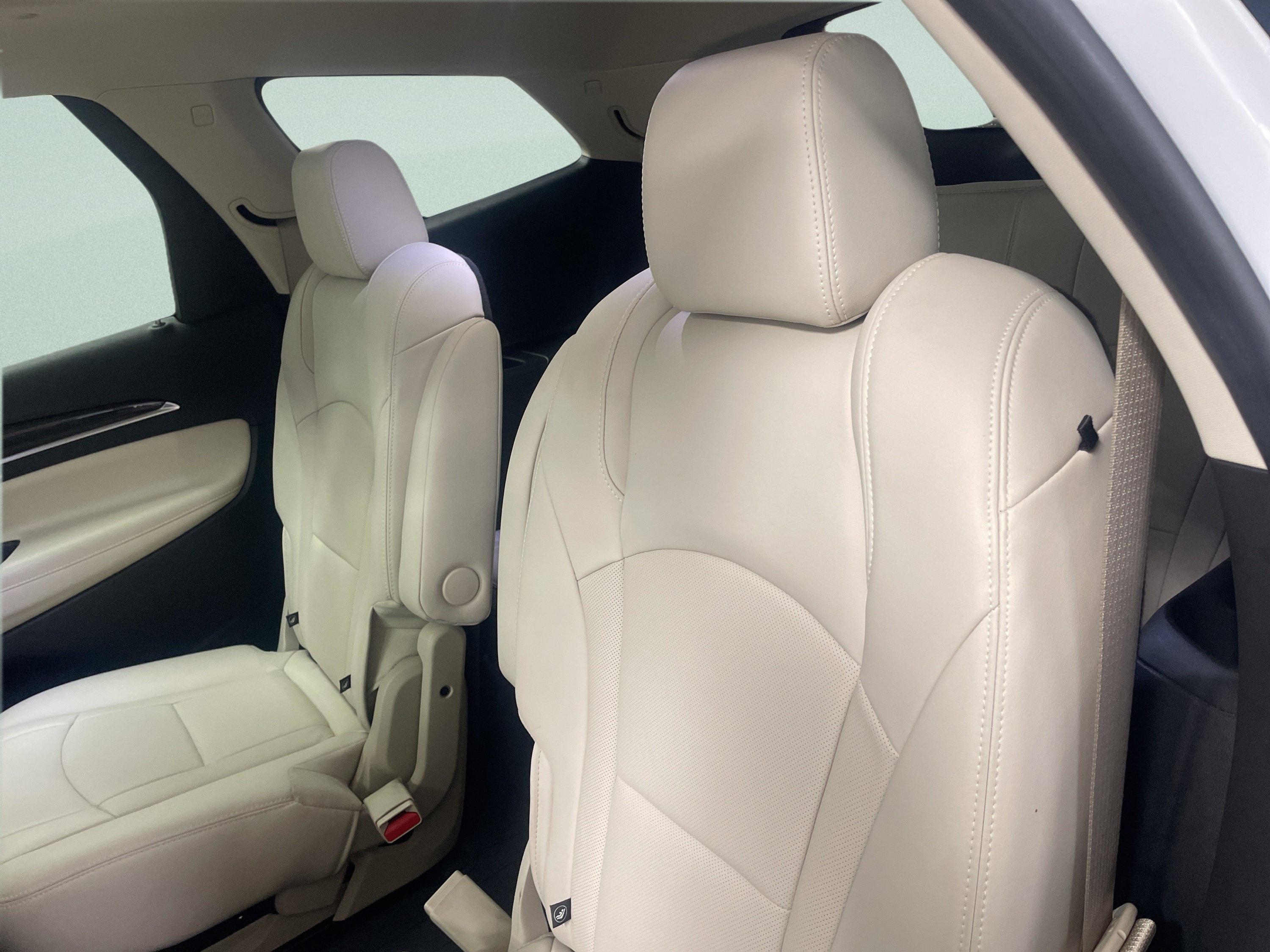 Used 2023 Buick Enclave Essence w/ Experience Buick Package AWD/4WD image 11