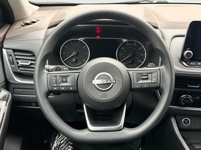 Used 2023 Nissan Rogue S AWD/4WD image 12