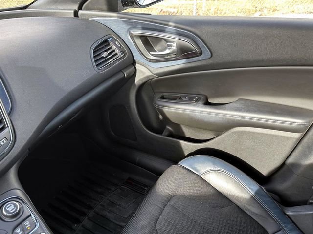 Used 2016 Chrysler 200 S w/ Comfort Group image 29