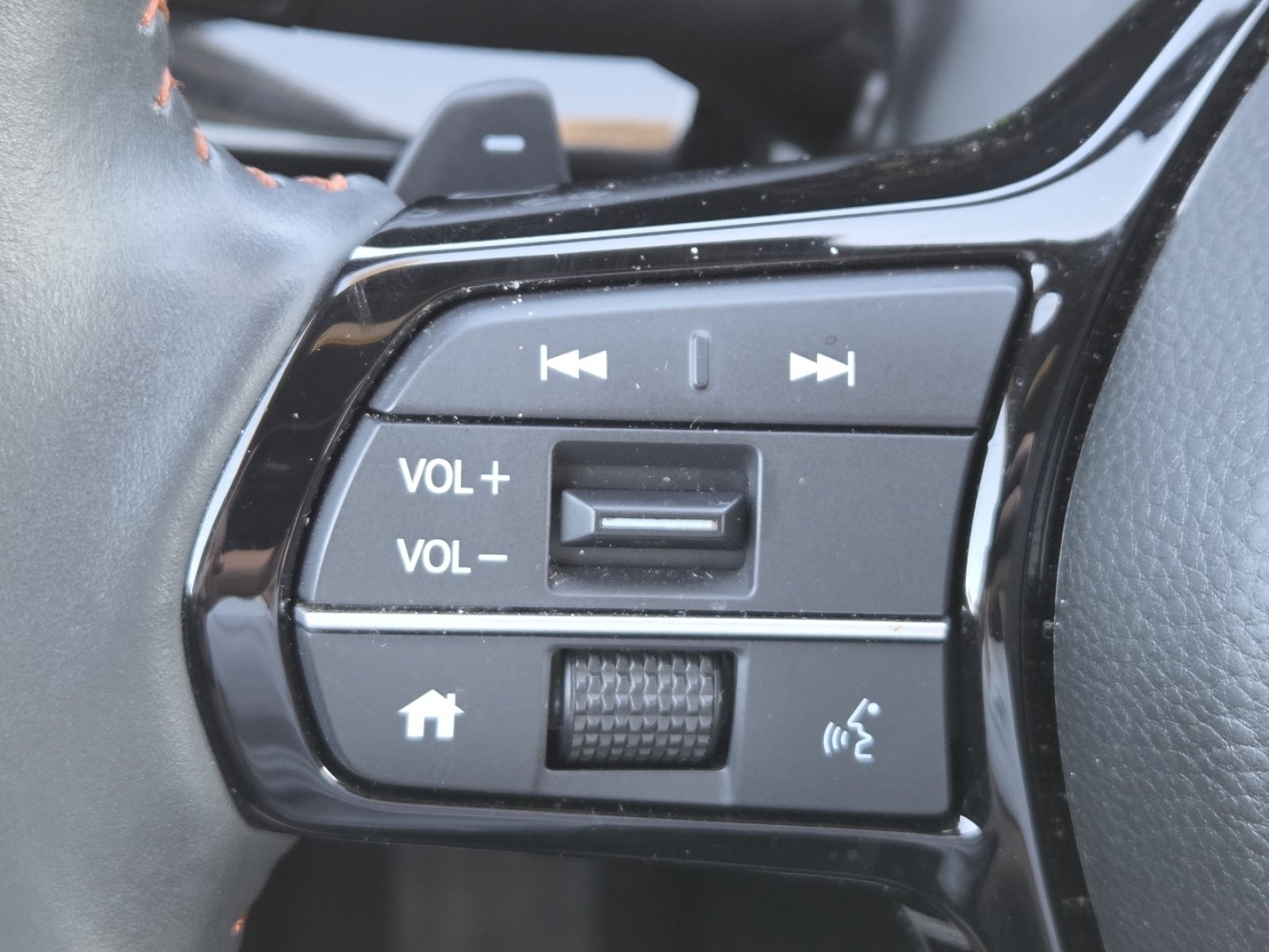 Used 2024 Honda CR-V Sport Touring image 37