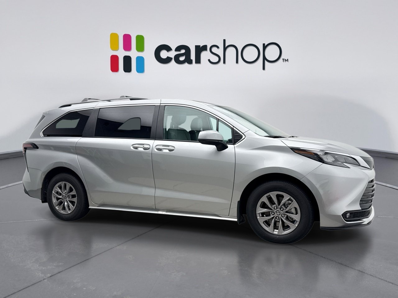 Used 2025 Toyota Sienna XLE w/ XLE Plus Package FWD image 7