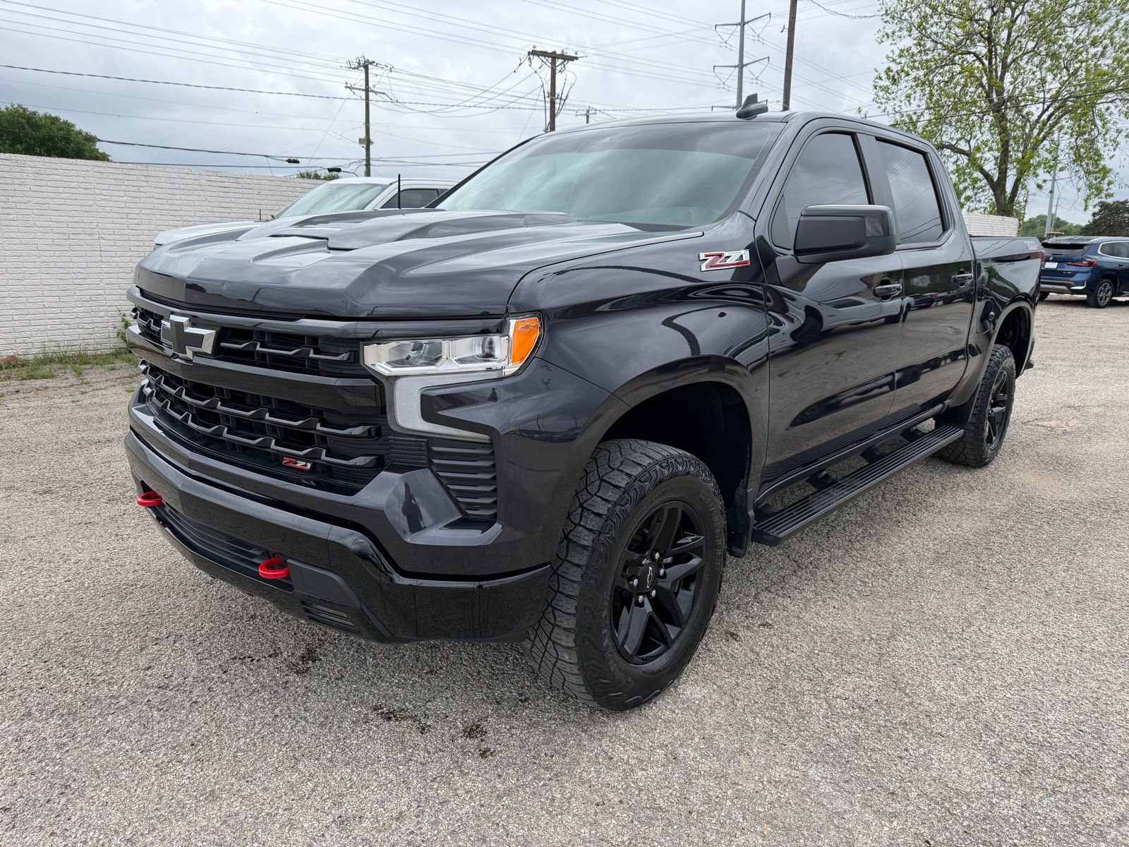Used 2024 Chevrolet Silverado 1500 LT Trail Boss w/ Convenience Package II image 1
