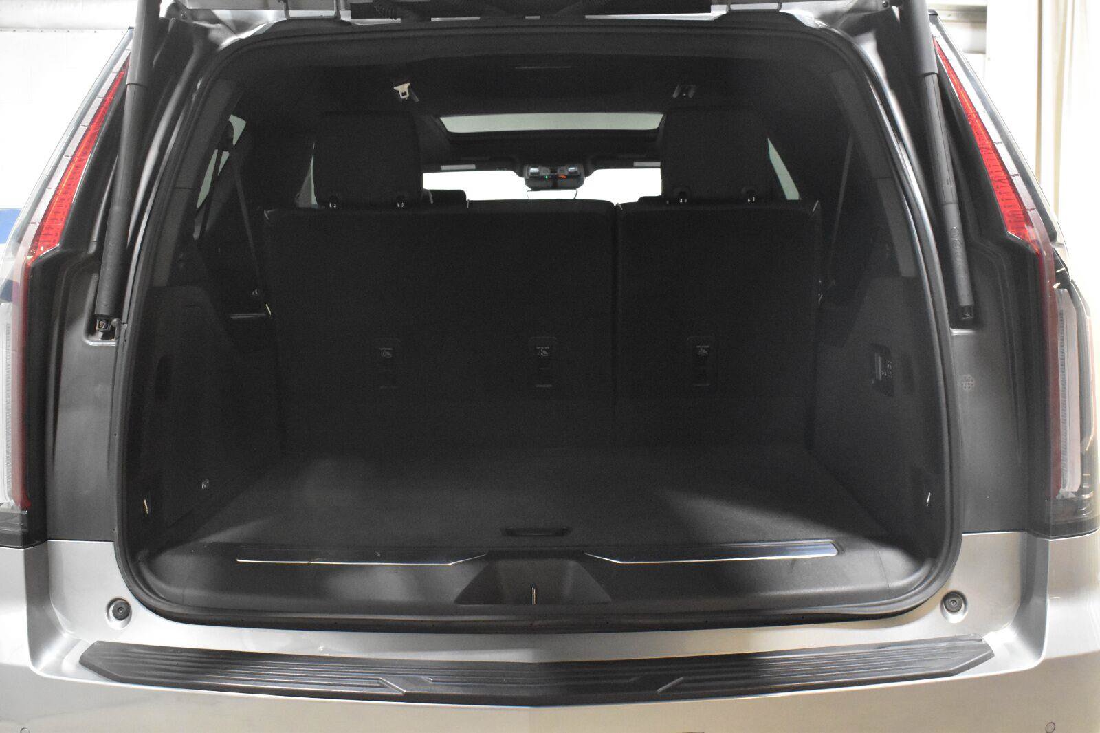 Certified 2023 Cadillac Escalade ESV Premium Luxury AWD/4WD image 27