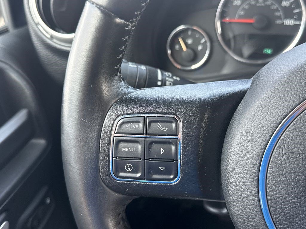 Used 2017 Jeep Wrangler Unlimited Rubicon w/ Connectivity Group AWD/4WD image 22