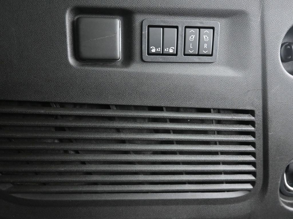 Used 2021 Chevrolet Suburban Z71 w/ Z71 Off-Road Package image 24