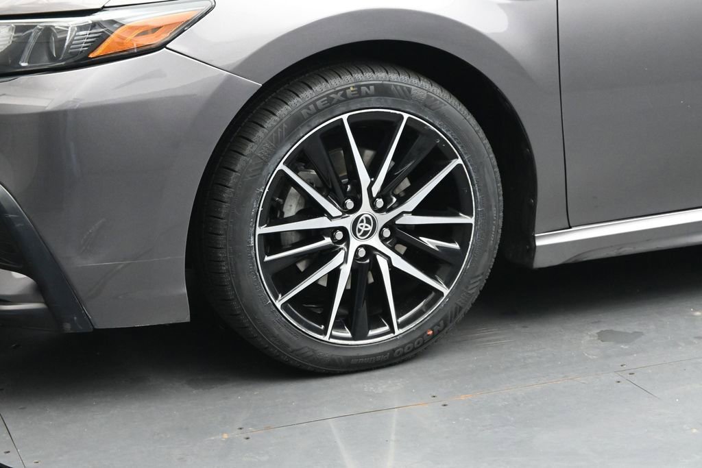 Used 2022 Toyota Camry SE FWD image 12