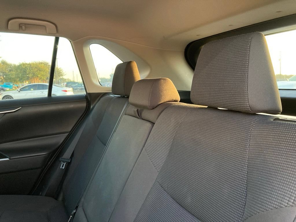 Used 2019 Toyota RAV4 LE w/ Carpet Mat Package AWD/4WD image 10