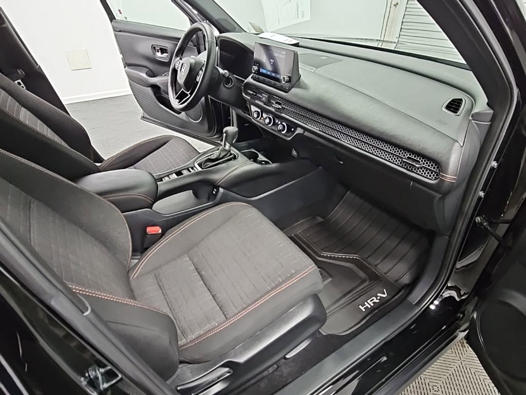 Used 2025 Honda HR-V Sport image 33
