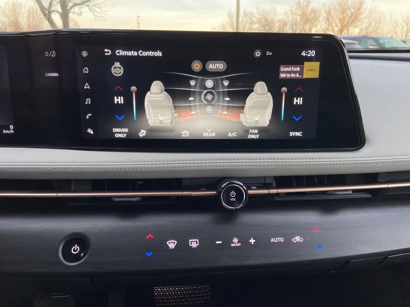 Used 2024 Nissan Ariya AWD image 21