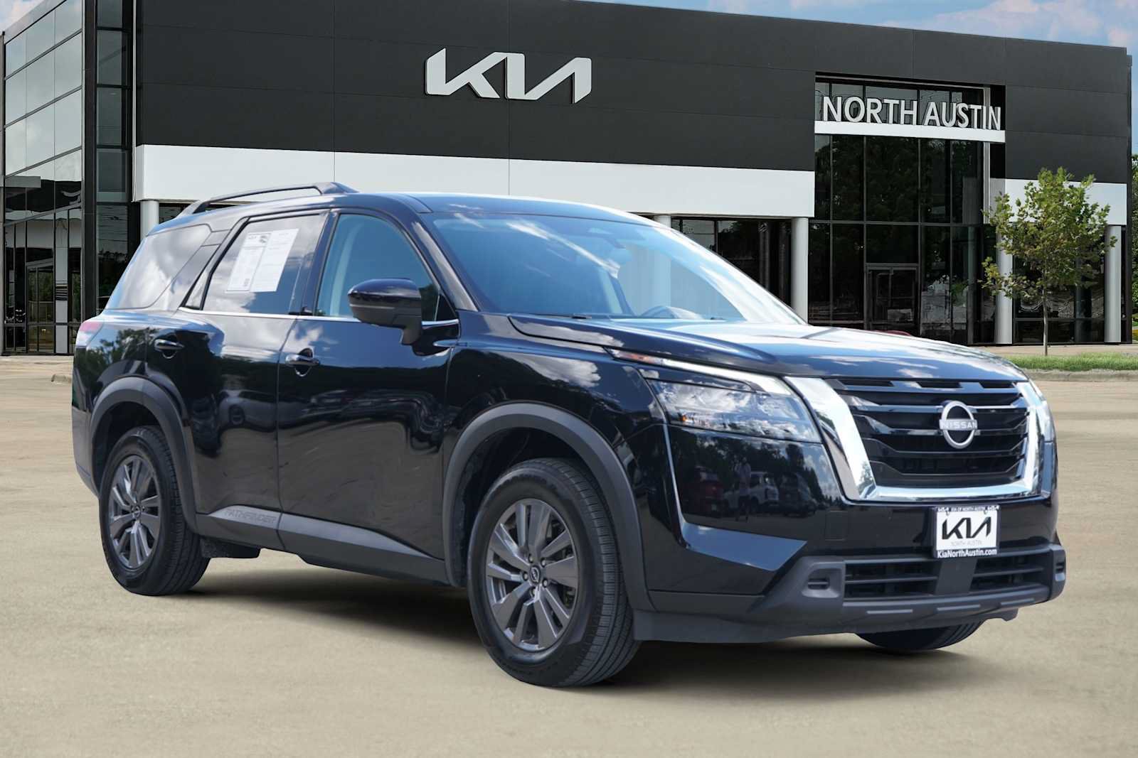 Used 2024 Nissan Pathfinder SV FWD image 6