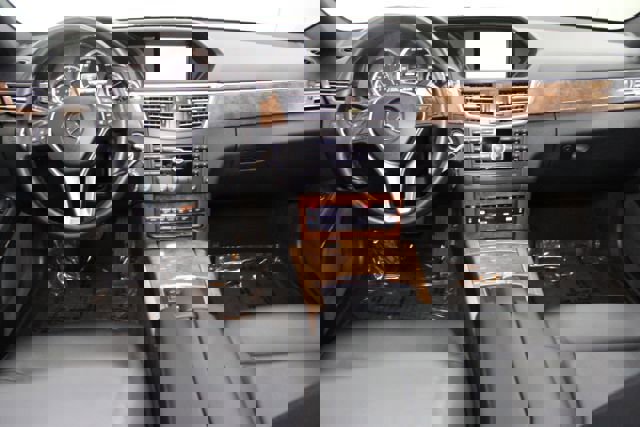 Used 2013 Mercedes-Benz E 400 Sport Sedan w/ Premium 1 Pkg image 2