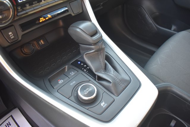 Used 2025 Toyota RAV4 XLE AWD/4WD image 26