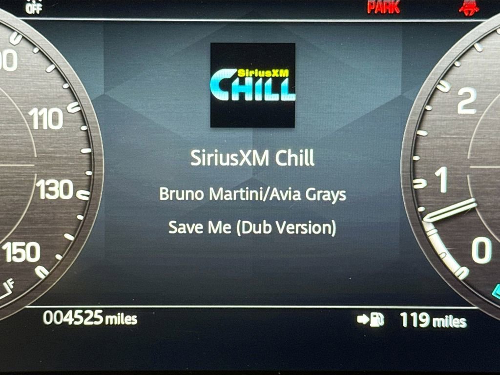 Used 2025 Land Rover Defender 110 S image 11