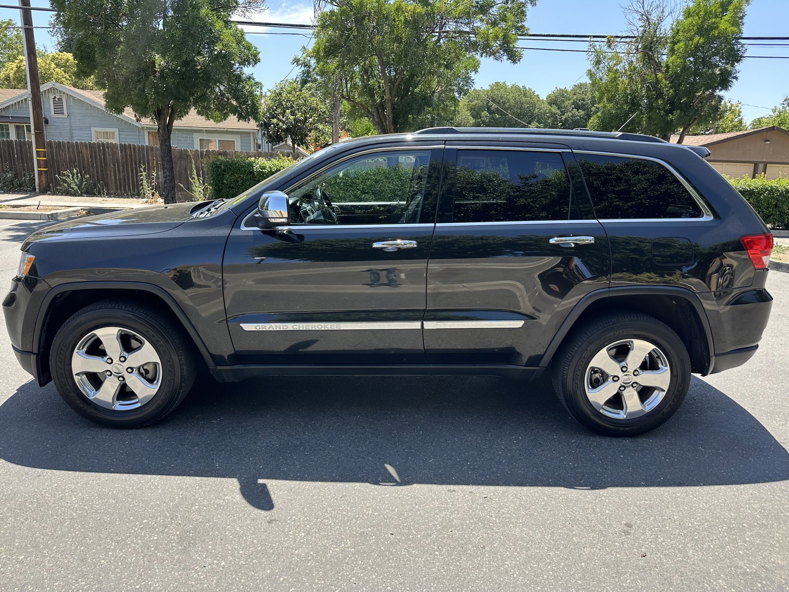 Used 2013 Jeep Grand Cherokee Limited AWD/4WD image 8