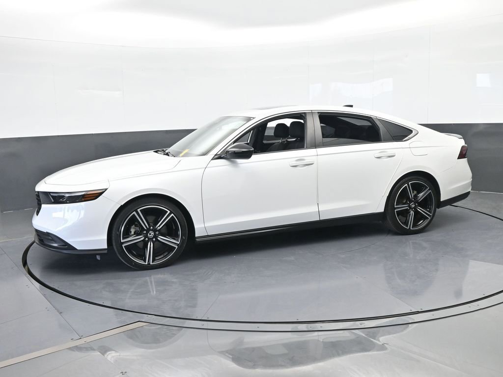 Used 2023 Honda Accord Sport image 2